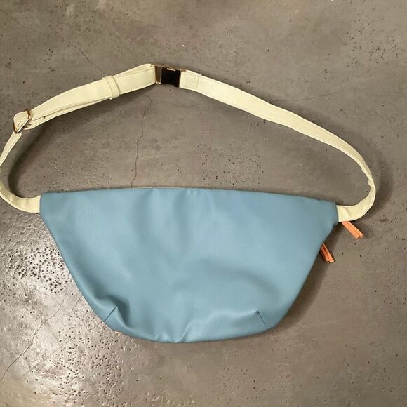 Disney Park The Little Mermaid Live Action Belt Bag - Picture 4 of 9